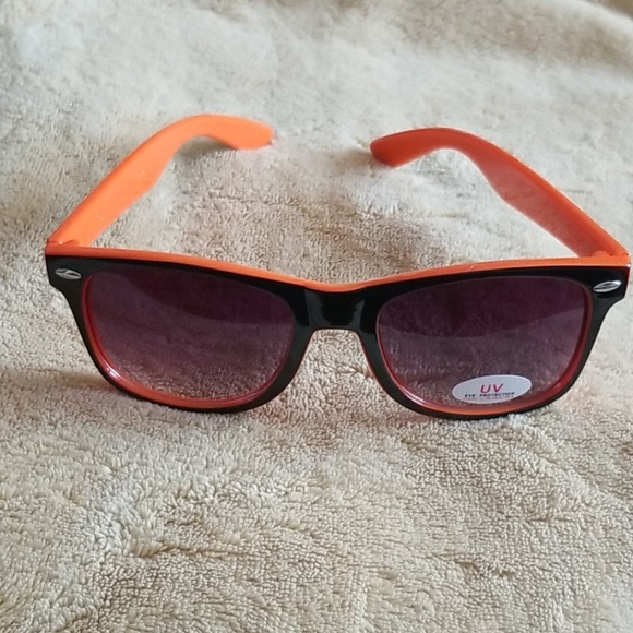 SUNGLASSES - Picture 2 of 5